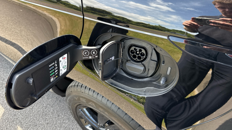 Land Rover Range Rover Evoque 1.5 P300e R-Dynamic HSE 5dr Auto Hatchback